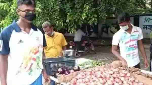 कोरोना काल में गई पिता की नौकरी तो सब्जी का ठेला लगाने लगे नेशनल खिलाड़ी, अब खेल राज्यमंत्री ने की मदद