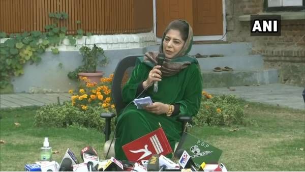 तीन पीडीपी नेताओं ने पार्टी से इस्तीफा दिया, बोले 'महबूबा की टिप्पणी से भावनाएं आहत हुईं'