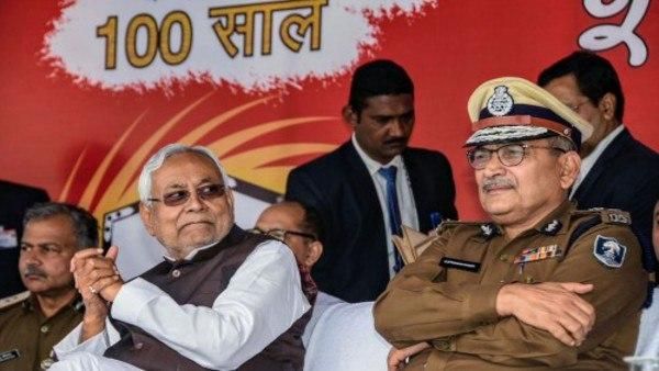 गुप्तेश्वर पांडे ने खुद मारी पैरों पर कुल्हाड़ी? बगैर लड़े हारे बक्सर की लड़ाई