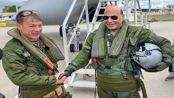 दशहरे पर चीन बार्डर पर शस्त्र पूजन करेंगे राजनाथ सिंह, सिक्किम दौरे पर जाएंगे रक्षा मंत्री