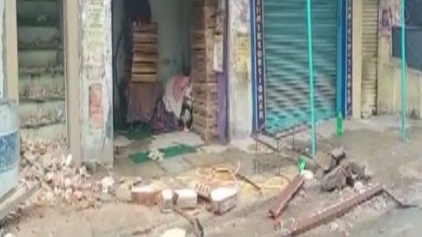 हैदराबाद में दर्दनाक हादसा, पुरानी इमारत ढहने से 2 की मौत, कई घायल