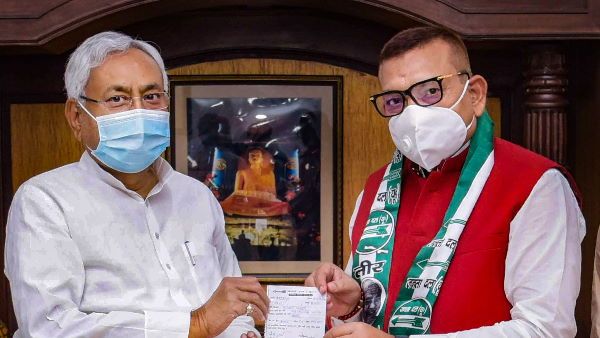 JDU से टिकट ना मिलने पर गुप्तेश्वर पांडेय ने दी सफाई, FB पर देर रात लिखी दिल की बात