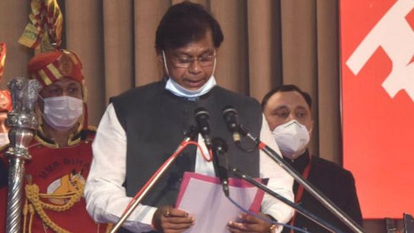 बिहार: मेवालाल चौधरी कौन हैं, क्या है उन पर भ्रष्टाचार का मामला