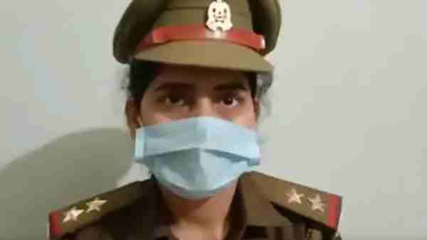 एंटी रोमियो प्रभारी ने VIDEO जारी कर मांगा न्याय, बोलीं- 'एसएचओ मुझे कहते है कामचोर और निकम्मा'