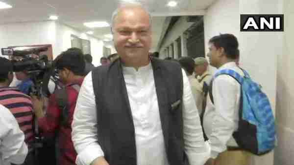 क्या मुसलमान विधायक संस्कृत में शपथ नहीं ले सकते? फिर बिहार में इतनी चर्चा क्यों?