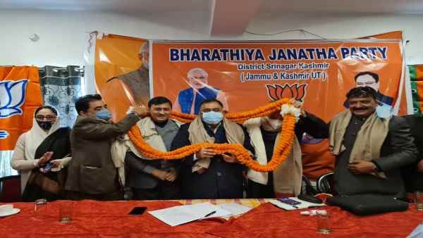 J&K DDC poll: कैसे BJP ने स्थानीय चुनावों को दे दिया है राष्ट्रीय रंग
