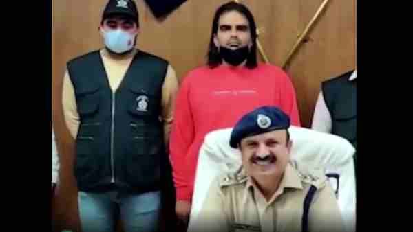 सिटी बैंक को 425 करोड़ का चूना लगाने वाला शख्स गिरफ्तार, देहरादून में बाबा बनकर रह रहा था