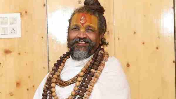 MP: कंप्यूटर बाबा के अवैध निर्माण पर चली प्रशासन की JCB, दिग्विजय ने ट्वीट कर कही ये बात