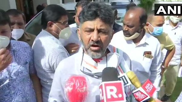 कर्नाटक: डीके शिवकुमार के खिलाफ CBI ने जारी किया समन, कांग्रेस नेता ने कहा- 25 नवंबर को पेश होऊंगा