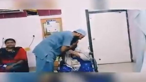 शहीद की मां से मुस्लिम डॉक्टर ने नहीं लिए इलाज के पैसे, सोशल मीडिया पर बने हीरो, महाराष्ट्र के मंत्री ने कही ये बात
