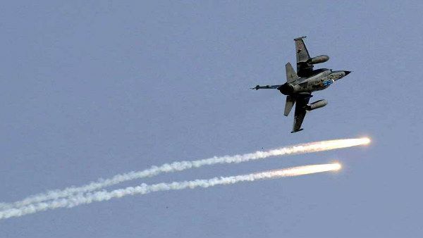 आतंकवाद के खिलाफ एक्शन में फ्रांस, एयर स्ट्राइक कर अलकायदा के 50 आतंकियों को किया ढेर