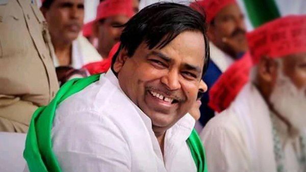 गायत्री प्रजापति के खिलाफ विजिलेंस ने दर्ज कराई FIR, आय से अधिक संपत्ति का मामला