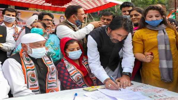 J&K:गुपकार गठबंधन पर दिल्ली से श्रीनगर तक उलझन में क्यों है कांग्रेस