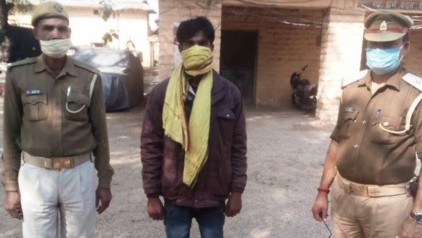 मिर्जापुर: पड़ोसी की छेड़खानी से परेशान होकर छात्रा ने आग लगाकर दी जान, आरोपी गिरफ्तार