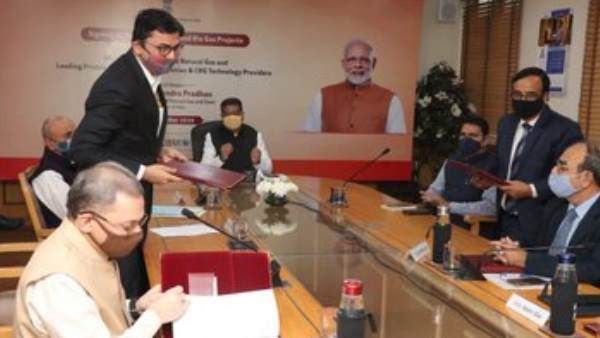 पेट्रोलियम मंत्रालय का बड़ा कदम, देशभर में 900 CBG प्लांट स्थापित करने के लिए MoUs साइन