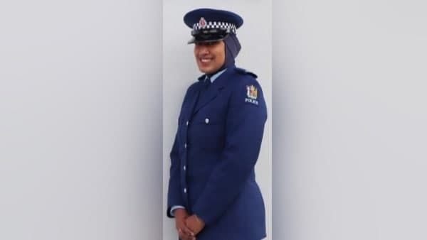 न्‍यूजीलैंड पुलिस की ड्रेस में शामिल हुआ हिजाब, ज़ेना अली बनीं पहली महिला कांस्‍टेबल जिन्‍होंने पहनी ये युनिफॉर्म