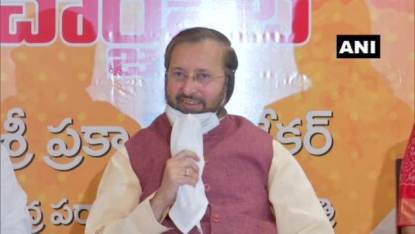 ओवैसी को उनके घर में ही मात देने की तैयारी में BJP, जावडेकर बोले- हैदराबाद में भी दोहराएंगे दुब्बक