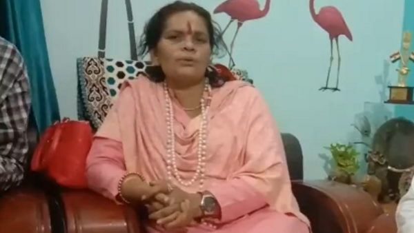 साध्वी प्राची ने कहा- लखनऊ की मस्जिद में जाकर हवन करूंगी, फिर अपने बयान से मुकरीं