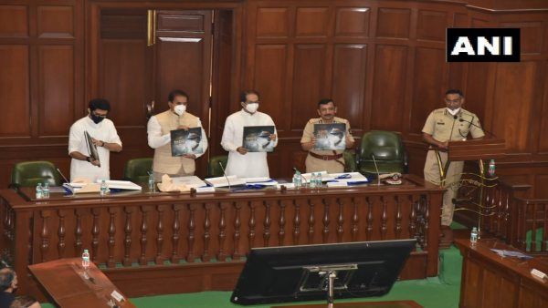 26/11 आतंकी हमले की 12वीं बरसी पर महाराष्ट्र CM ने शहीद गैलेरी का उद्घाटन किया