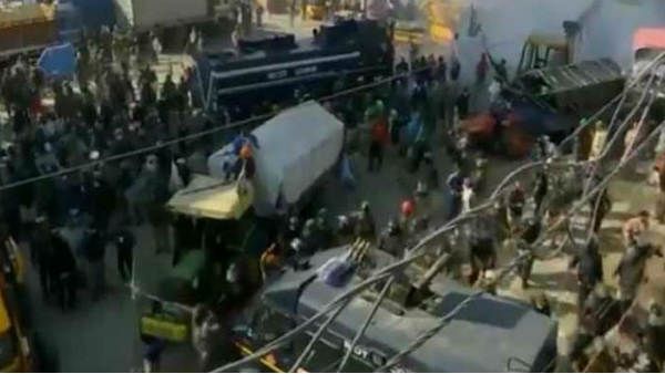 VIDEO: हिंसक हुआ आंदोलन, राजस्थान-हरियाणा बॉर्डर पर भिड़े पुलिस-किसान, खूब चली लाठियां