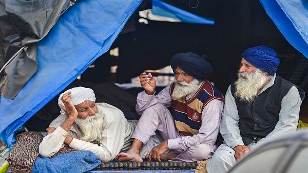 प्रकाश सिंह बादल के बाद अब किसानों के समर्थन में साहित्यकारों ने भी लौटाए अपने अवॉर्ड