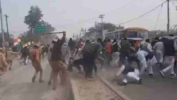 'गाय बचाओ-किसान बचाओ यात्रा' निकालना कांग्रेसियों को पड़ा भारी, महोबा पुलिस ने किया लाठीचार्ज, देखें वीडियो