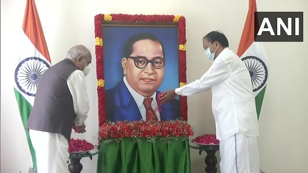 वेंकैया नायडू ने चेन्नई में बाबा अंबेडकर को दी श्रद्धांजलि, सीएम उद्धव ठाकरे ने किया पुस्तक विमोचन