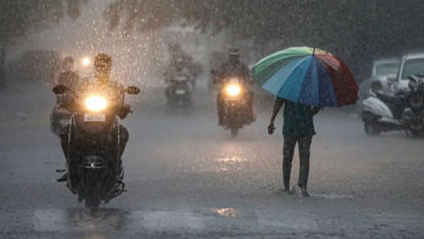 Weather Update: उत्तर भारत में कड़ाके की ठंड, दिल्ली, हरियाणा और यूपी में अगले कुछ घंटों में होगी बारिश