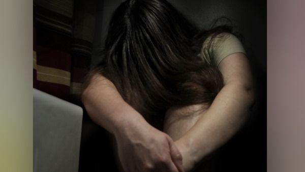 रामपुर: छेड़छाड़ का विरोध करने पर मनचलों ने किशोरी को छत से फेंका, हालत गंभीर