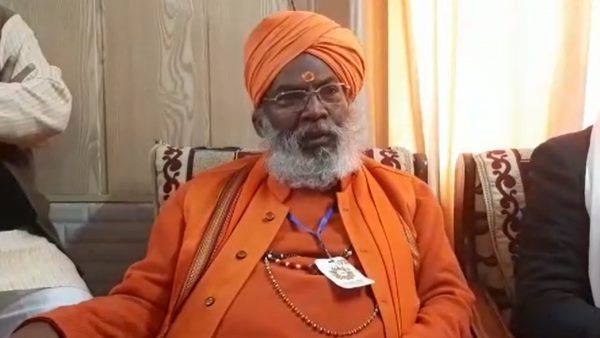 साक्षी महाराज ने की मुसलमानों का अल्पसंख्यक दर्जा खत्म करने की मांग, कहा- PAK से ज्यादा भारत में है आबादी