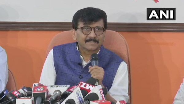 PMC Bank घोटाले में पत्नी को ED के नोटिस पर बोले संजय राउत, मेरी फाइल में भी 121 भाजपा नेताओं के नाम