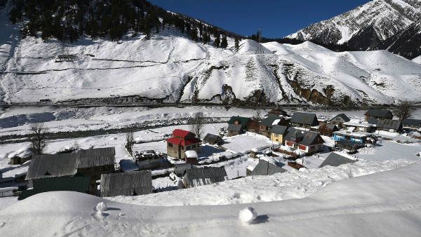श्रीनगर में सीजन की सबसे सर्द रात, -29 डिग्री सेल्सियस के साथ देश में सबसे ठंडा रहा द्रास