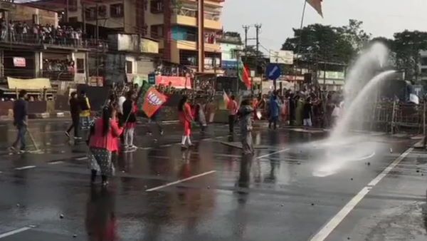 बीजेपी का आरोप- बंगाल में पुलिस के लाठीचार्ज से उनके एक कार्यकर्ता की मौत