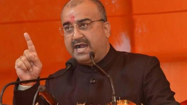 स्वास्थ्य मंत्री मंगल पांडे ने तेज प्रताप यादव पर बोला हमला, कहा- वैज्ञानिकों पर सवाल उठा रहे हैं वो