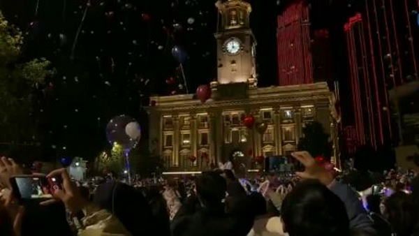 देखिए, Wuhan में कैसे मना नए साल का जश्न, खूब जुटी भीड़, यहीं मिला था Coronavirus का पहला केस