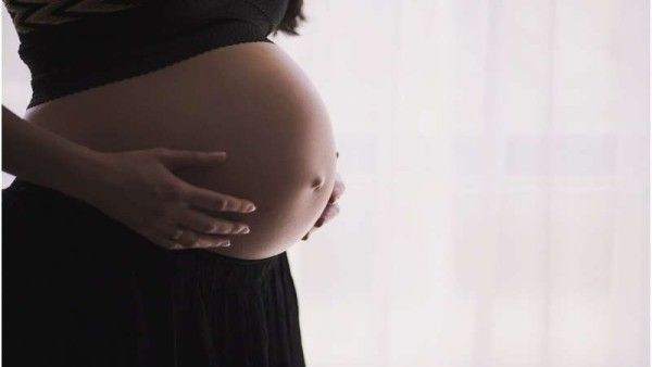 एम्स बोर्ड की रिपोर्ट के आधार पर हाई कोर्ट ने महिला को दी 28 सप्ताह का गर्भ गिराने की अनुमति