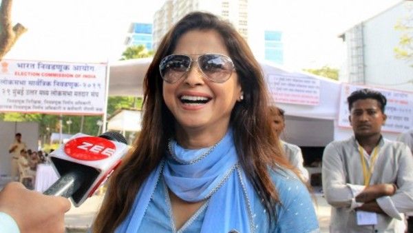 69 करोड़ की मालकिन उर्मिला मातोंडकर ने कांग्रेस पार्टी के 20 लाख दिए दान तो उठे सवाल