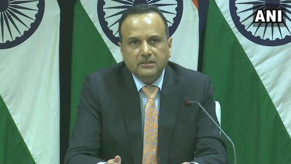 भारत ने कहा- लखवी और मसूद अजहर पर दिखावे की कार्रवाई कर रहा है पाकिस्तान