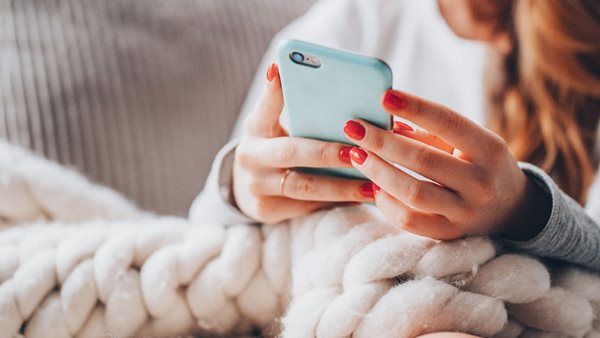 सऊदी से पति ने किया कॉल, कही ऐसी बात पत्‍नी ने फांसी लगाकर दे दी जान