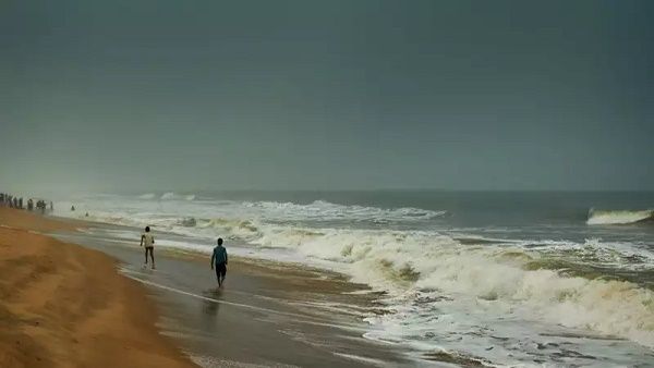 ओडिशा: चंद्राभागा और तलसारी समुद्र तट की होगी कायापलट, मुख्यमंत्री ने दिए अधिकारियों को निर्देश
