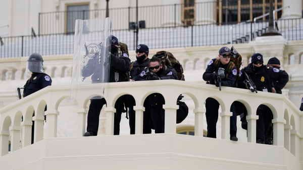 US: Capitol Police की नाकामी, पहले से था हिंसा होने का इनपुट फिर भी नहीं की तैयारी