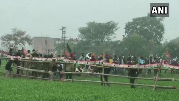 खट्टर की महापंचायत: किसानों पर लाठीचार्ज, बवाल के बाद CM ने रद्द किया प्रोग्राम