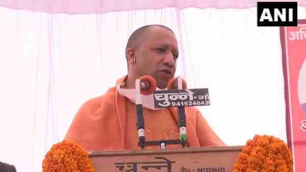 श्मशान घाट की छत गिरने का CM योगी आदित्यनाथ ने लिया संज्ञान, दो-दो लाख की आर्थिक सहायता देने की घोषणा