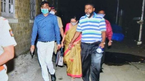 PMC Bank scam case: 4 घंटे की पूछताछ के बाद ED दफ्तर से निकलीं वर्षा राउत