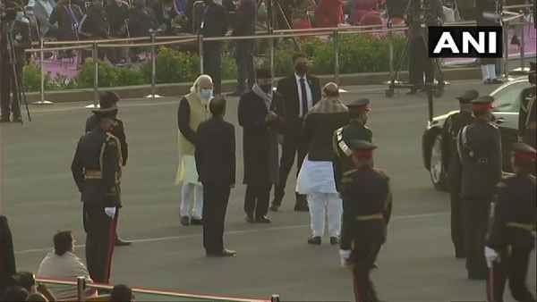 बीटिंग रिट्रीट समारोह में पहुंचे राष्ट्रपति राम नाथ कोविंद, 26 तरह की धुन से गूंजा विजय चौक
