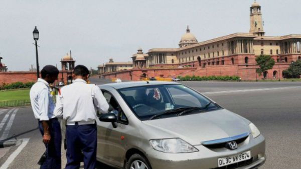 दिल्‍ली में नए साल की पूर्व संध्या पर पिछले वर्ष की तुलना में बहुत कम हुआ यातायात उल्‍लंघन