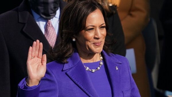 अमेरिका की पहली महिला उपराष्ट्रपति Kamala Harris की पहली जॉब के बारे में जान रह जाएंगे हैरान