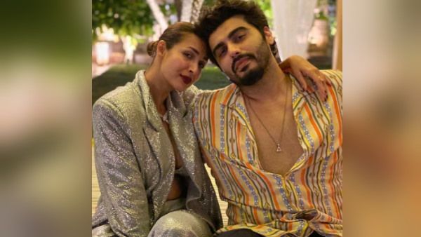 Arjun-Malaika Photos: मलाइका और अर्जुन ने ऐसे किया 2021 का स्वागत, करीना ने पूछा- मेन्यू में क्या है?