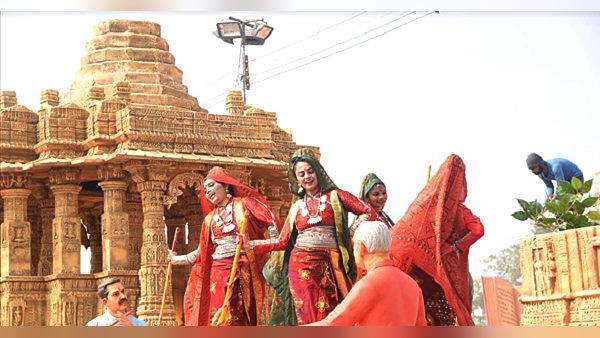 विश्व प्रसिद्ध सूर्य मंदिर की झांकी गणतंत्र दिवस परेड में दिखाएगी गुजरात सरकार, 60 कलाकारों ने 3 माह में बनाई