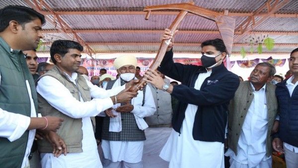 कृषि कानूनों को लेकर चल रहे विरोध प्रदर्शन के बीच सचिन पायलट ने की राजस्थान के किसानों से मुलाकात